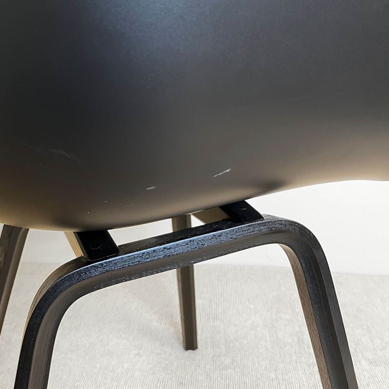 About a chair svart - &#229;terbruk