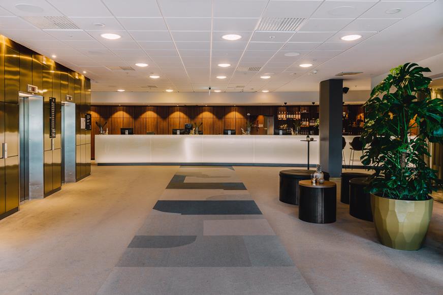 Scandic_Opalen_Reception_Lobby.jpg