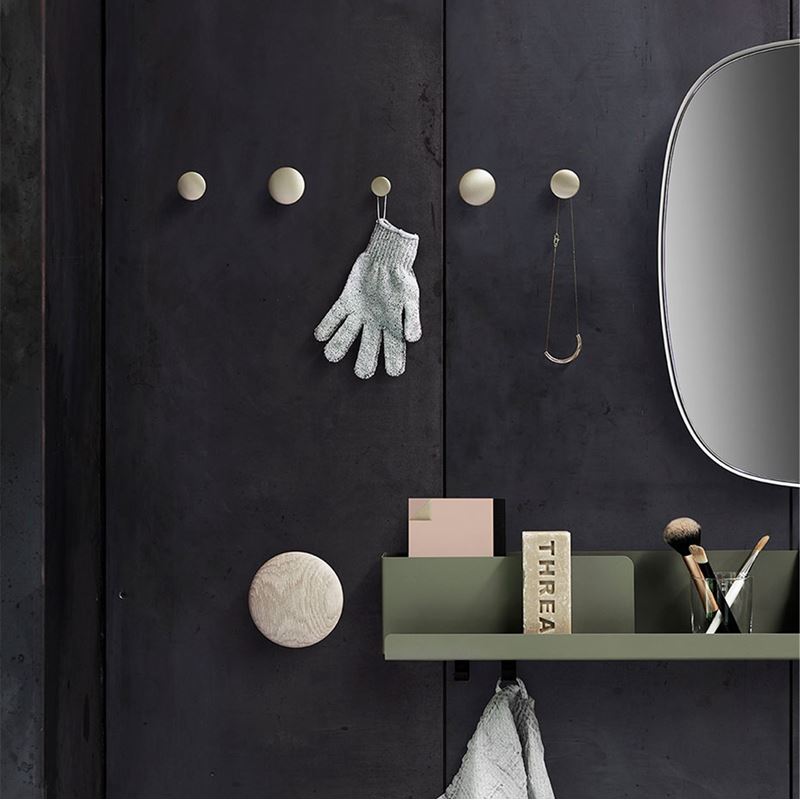 Vägghylla Folded Shelf 63x16,5, oliv