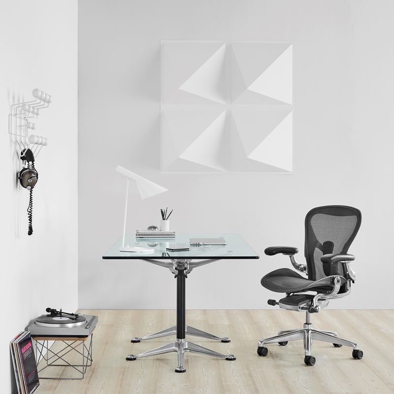 Kontorsstol Herman Miller - Aeron, Re-Mastered, [M] svart/alu